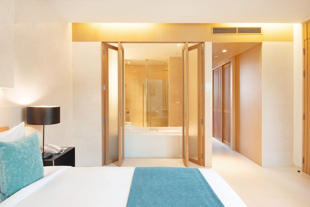 2 Bedrooms, Tropical, Suite, King and Queen Bed, Private Pool