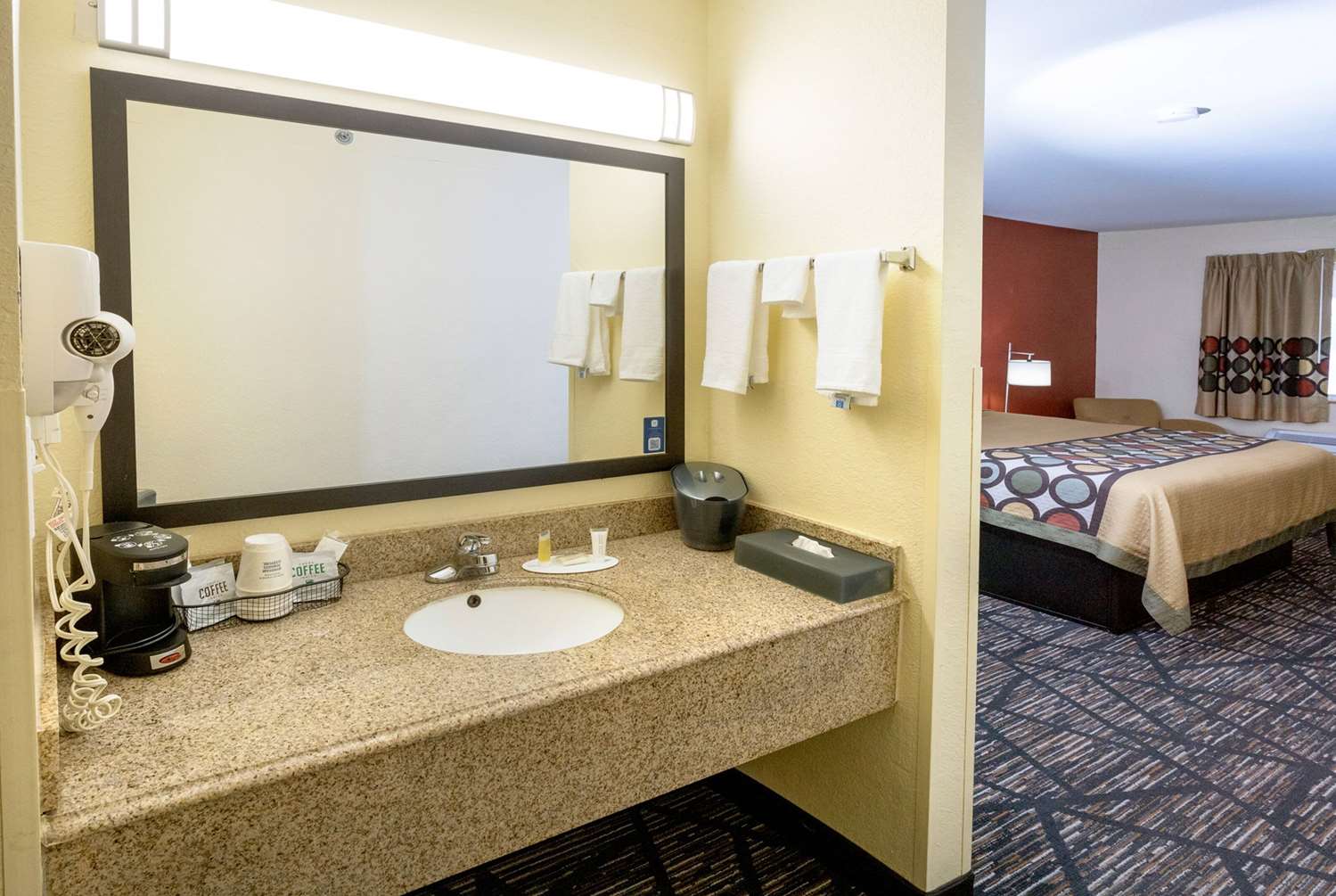 Super 8 By Wyndham Big Rapids 23/29