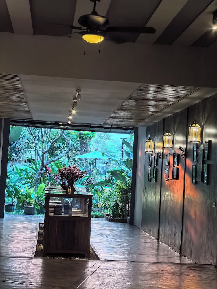 Sannot Riverside Boutique Hotel 10/71