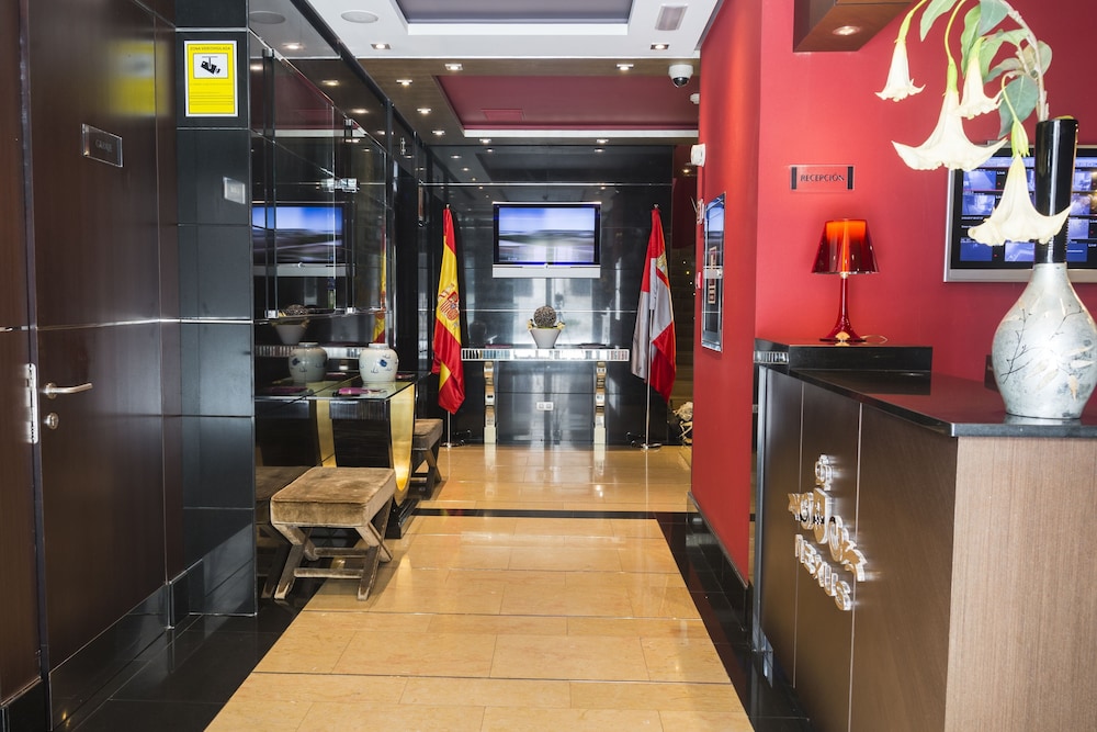 Nexus Valladolid Suites Hotel 9/44