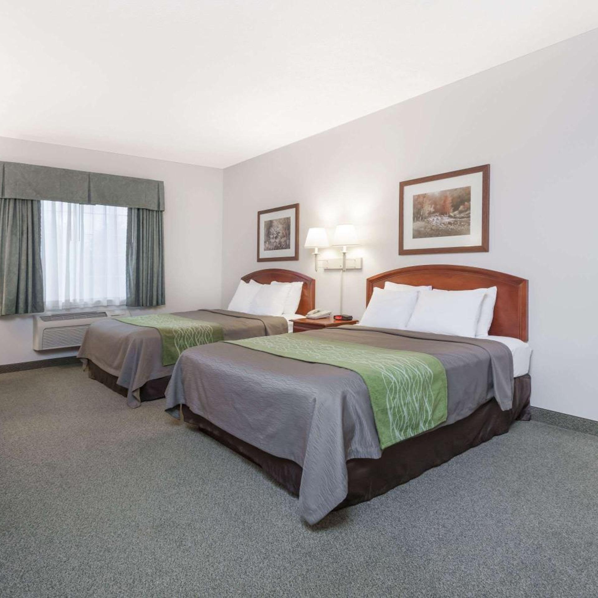 Deluxe, Queen Bed, Accessible