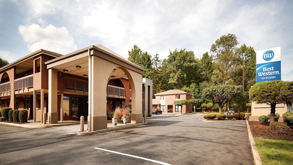 MHO INN and SUITES 3/48