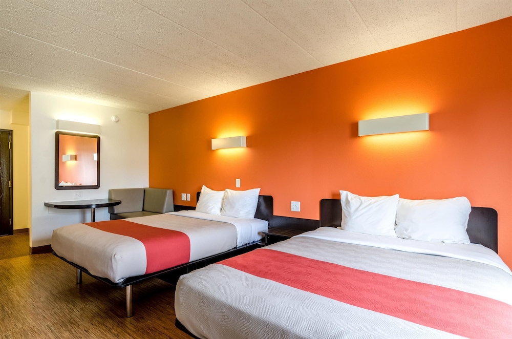 Motel6 York, NE 12/66