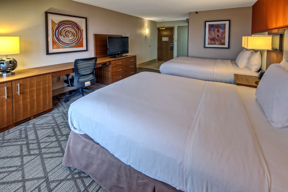 Hilton Knoxville Airport 15/81