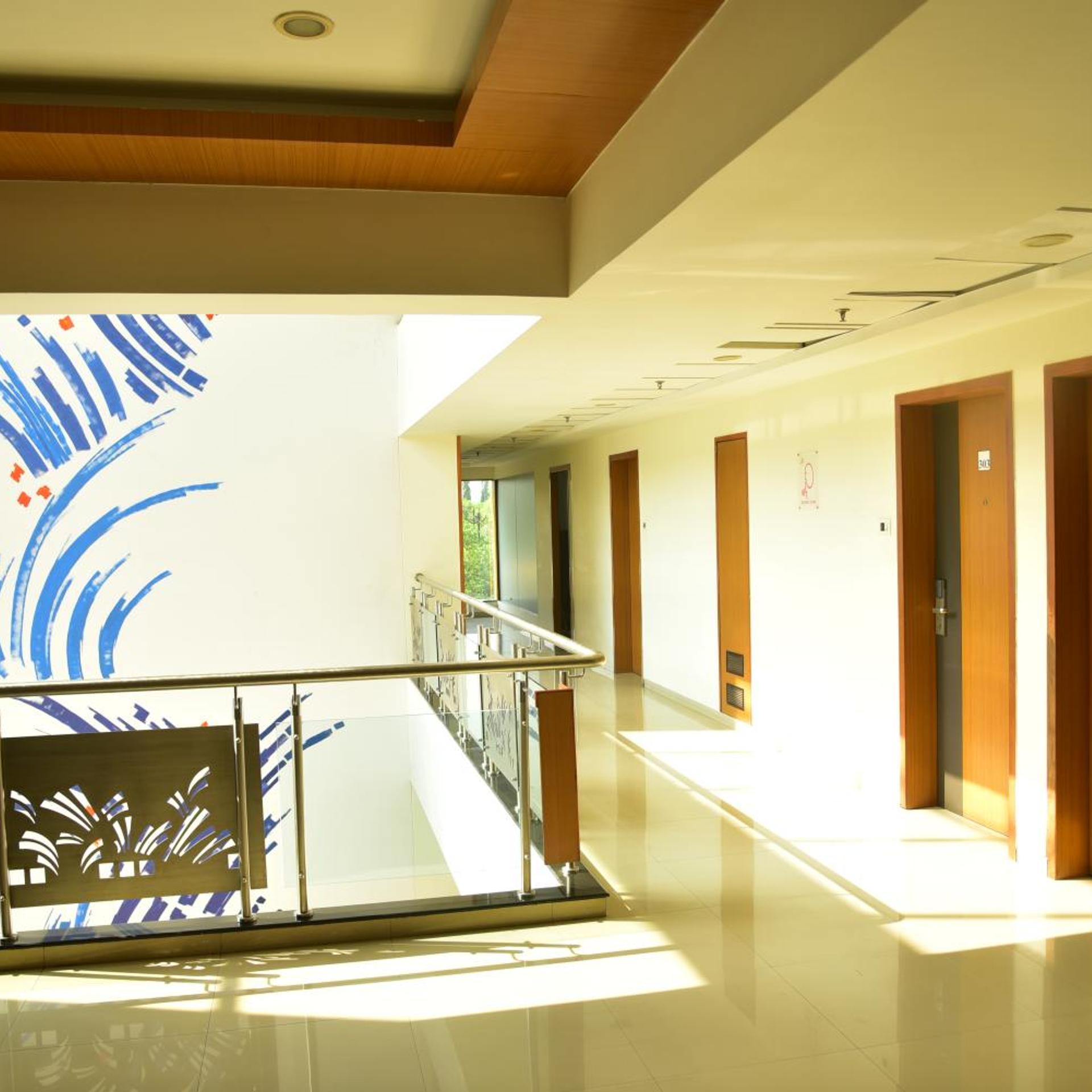 Hi 5 Hotel And Experience 39/39