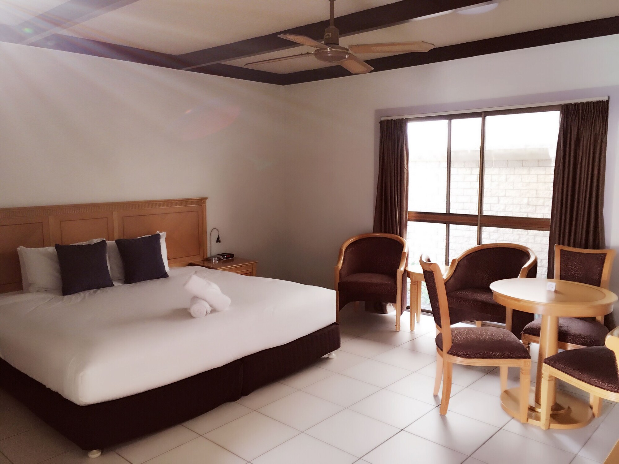 1 BEDROOM, EXECUTIVE, SUITE