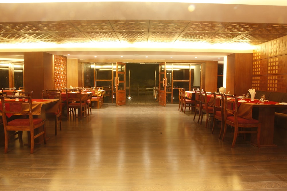 HOTEL SENTINEL 30/38