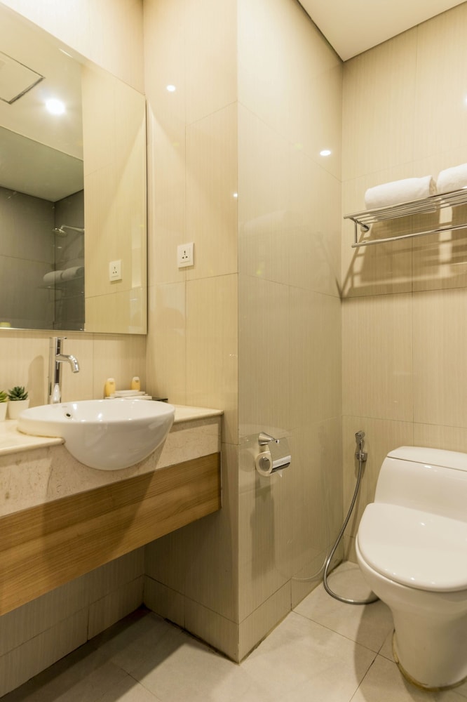 Sunday Hotel Antero Jababek 32/70