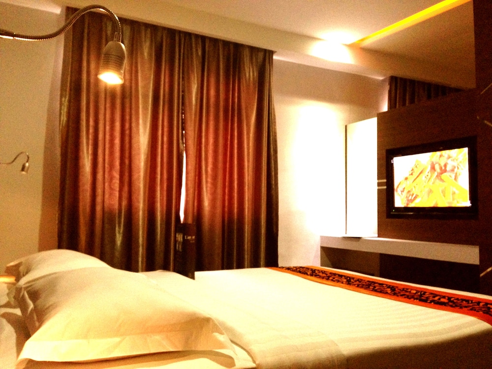 89 Hotel 51/86