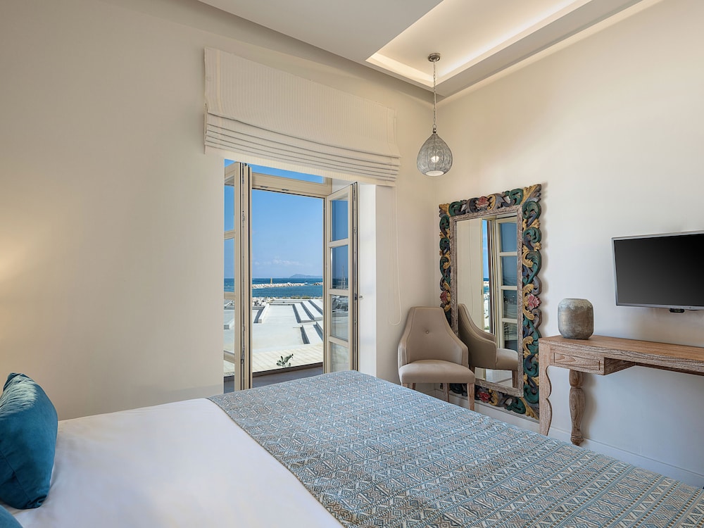 Avra Apartments Kolymbari Harbour 11/50