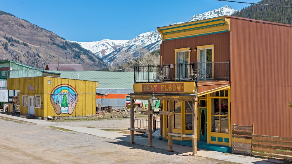 The Bent Elbow Hotel and Restaurant 35/40