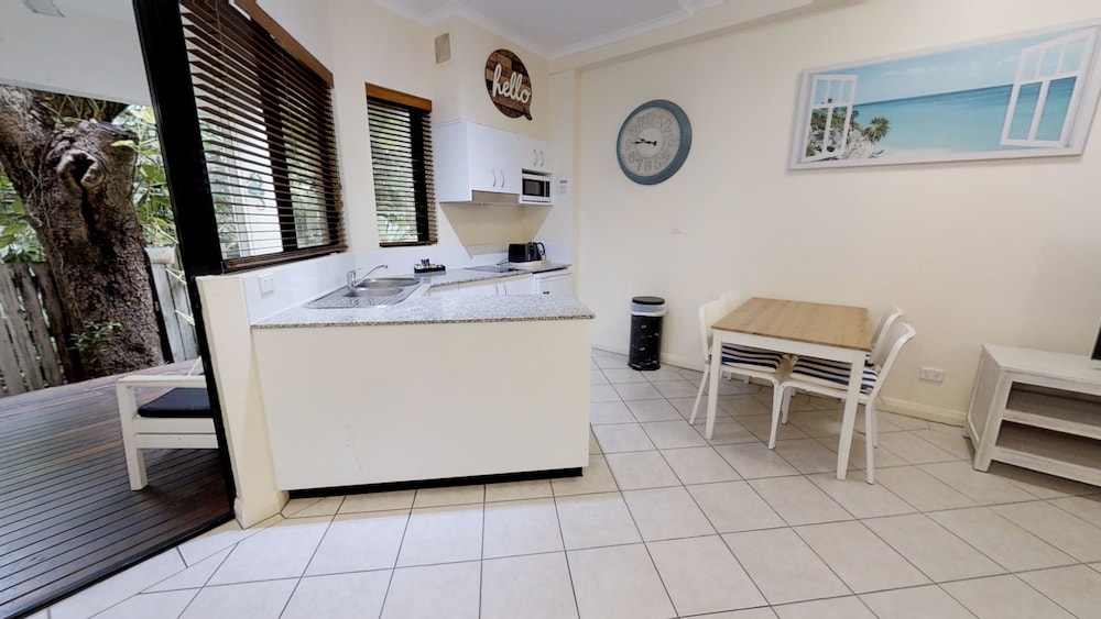 Silkari The Pavilions Port Douglas 48/65
