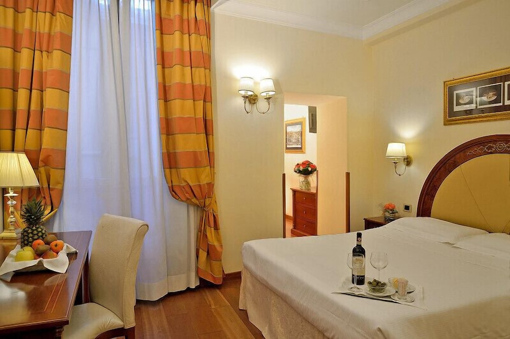 CLUB, DOUBLE BED