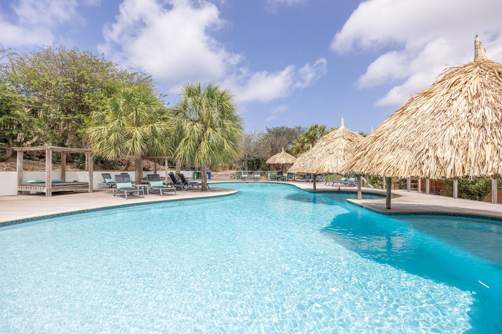 Morena Resort 63/67