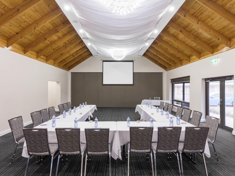 Mercure Goulburn 37/44