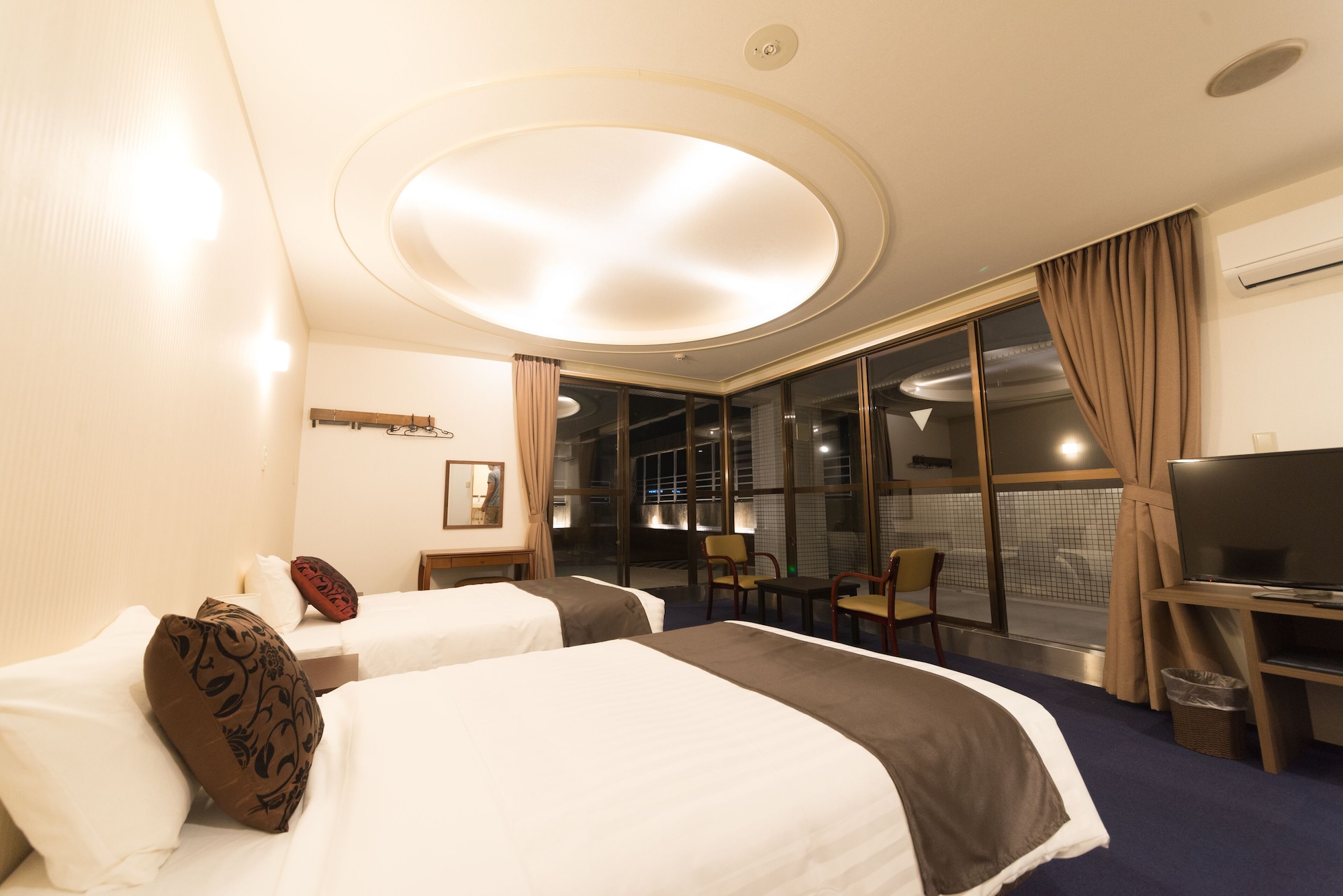 SEMI ROOM, DELUXE, 2 SEMI DOUBLE BEDS