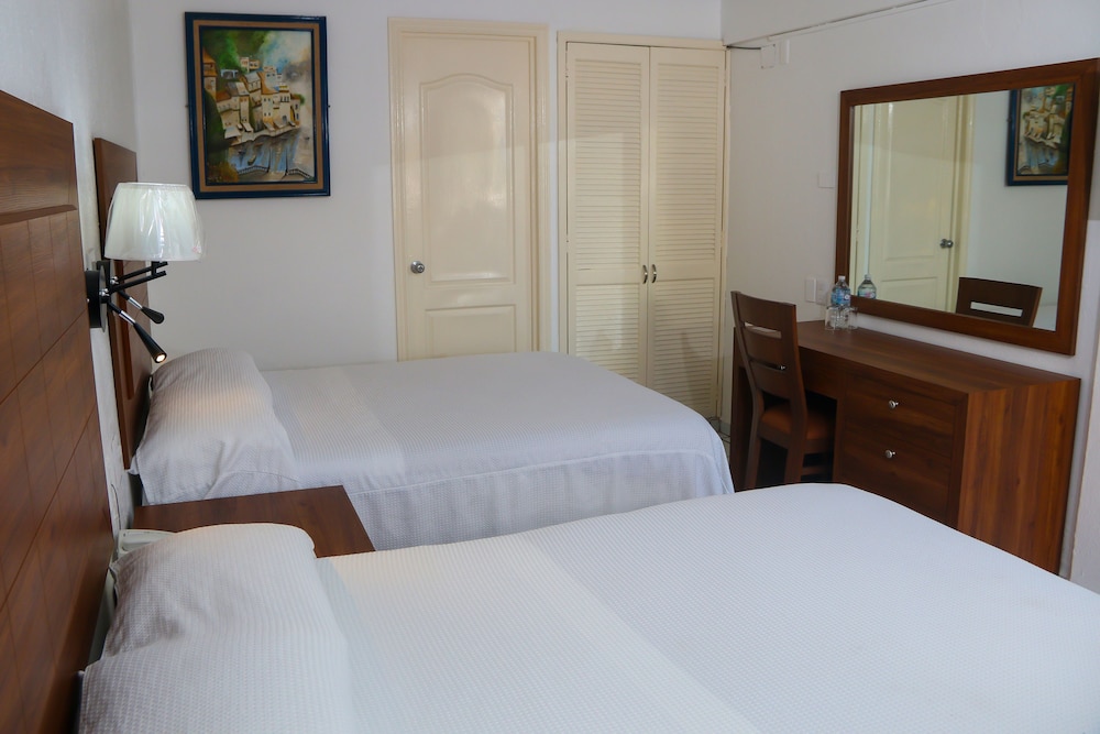 HOTEL MARBELLA 29/71