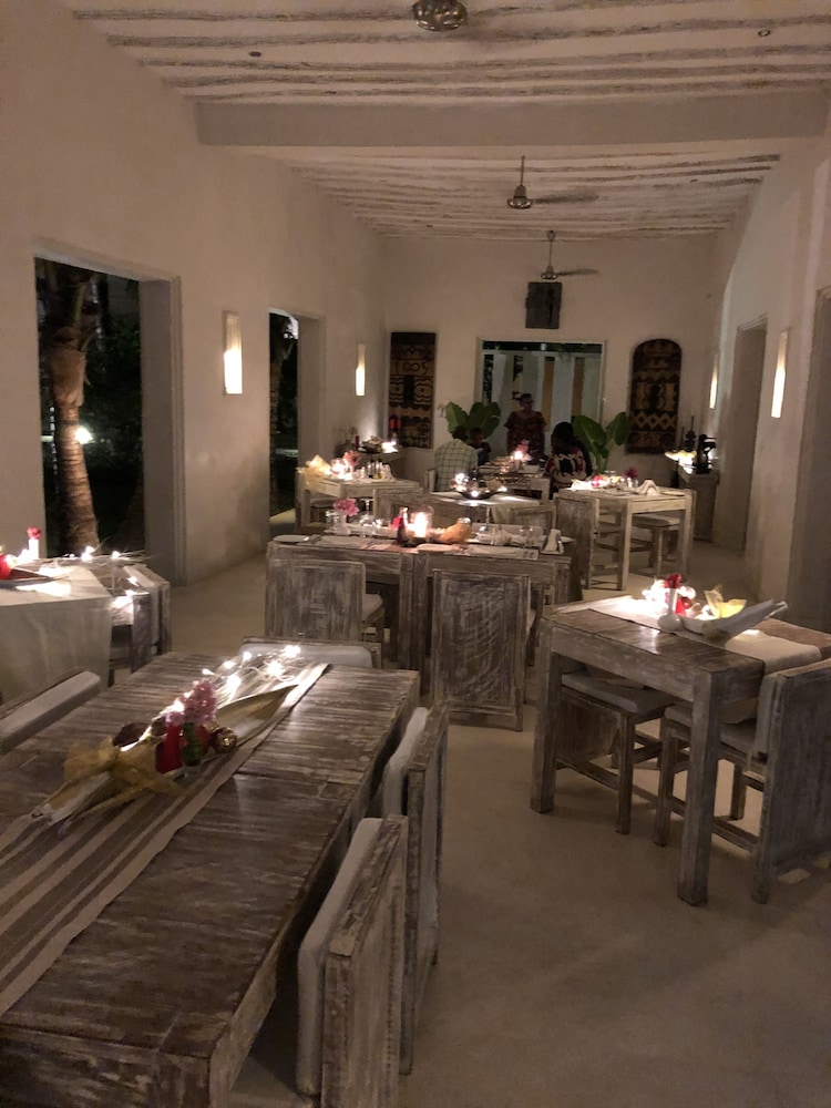 The Villa Luxury Suites Hotel 25/43