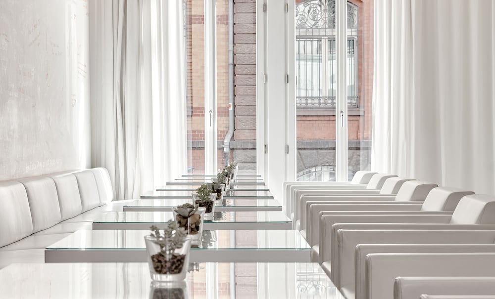 The Pure Hotel 46/51