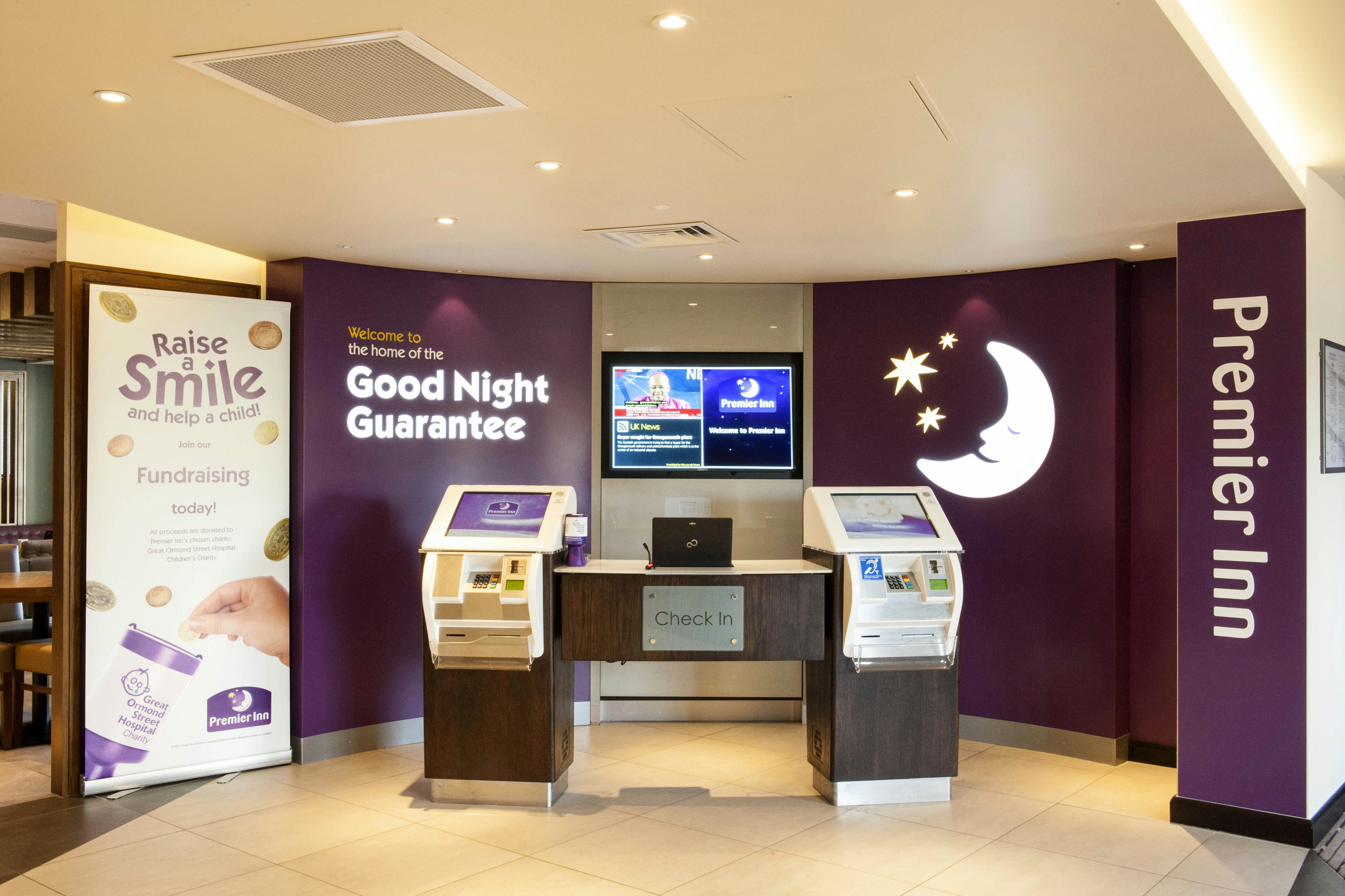 Premier Inn Woking Town Centre 10/32