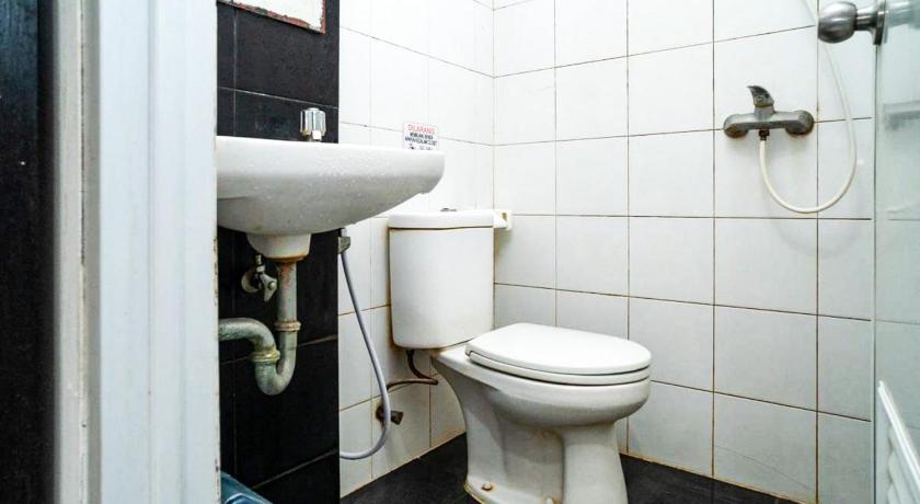 Reddoorz Plus Pasar Baru 38/43
