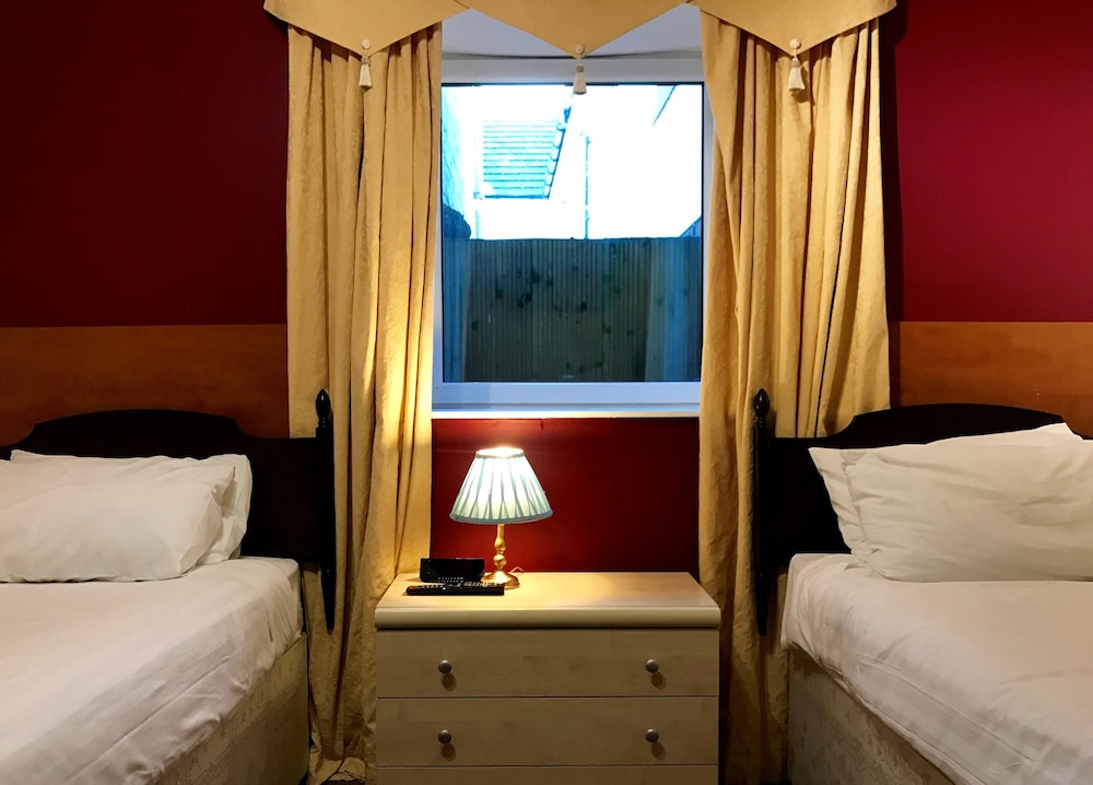Glenlossie Guest House 16/35
