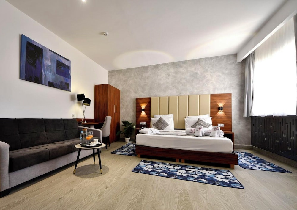 Hotel CH Chaker 6/23
