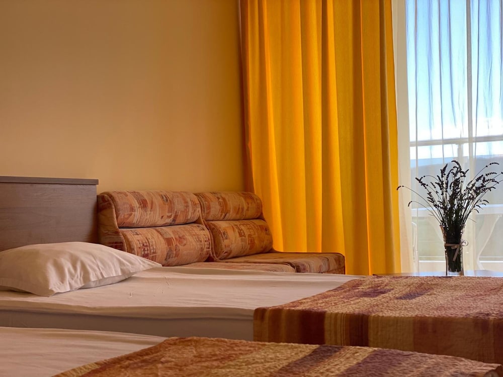 Plamena Palace 10/50