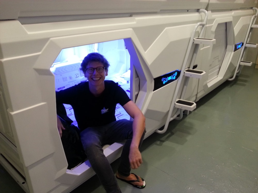 Space Capsule Hotel 15/32