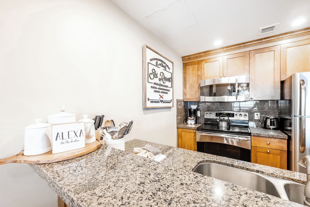 Sundial Lodge by All Seasons Resort Lodging 21/50