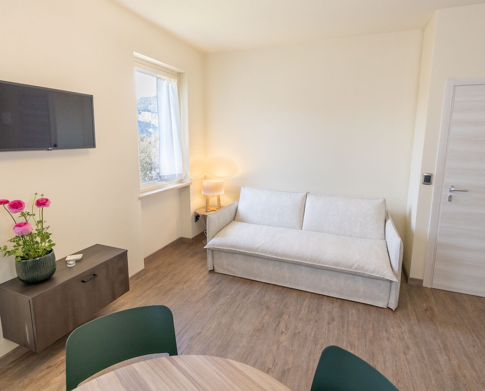 Hotel Residence Alesi 31/50