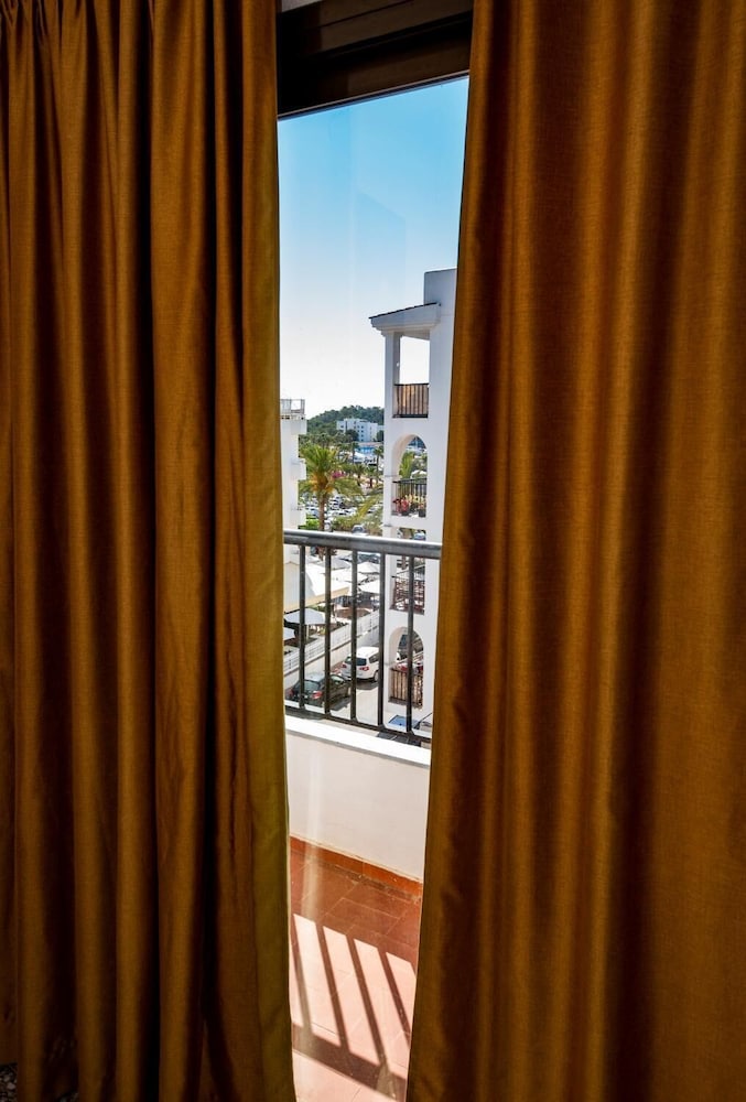Santa Eulalia Hostal 27/44