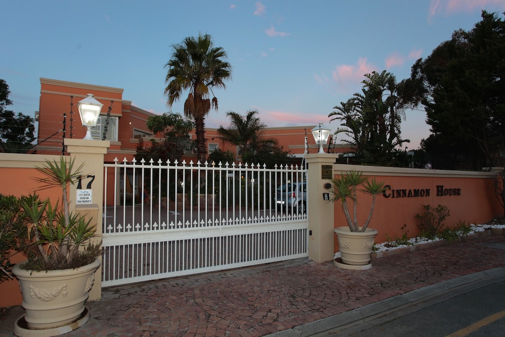 Cinnamon House Bed And Breakfast 2/46