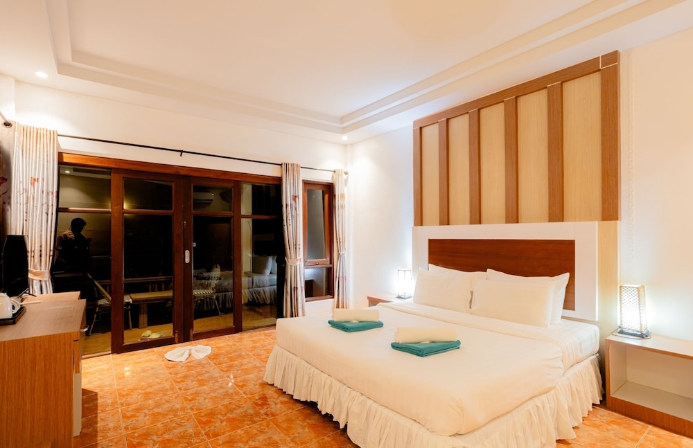 Tonsai Bay Resort 17/50