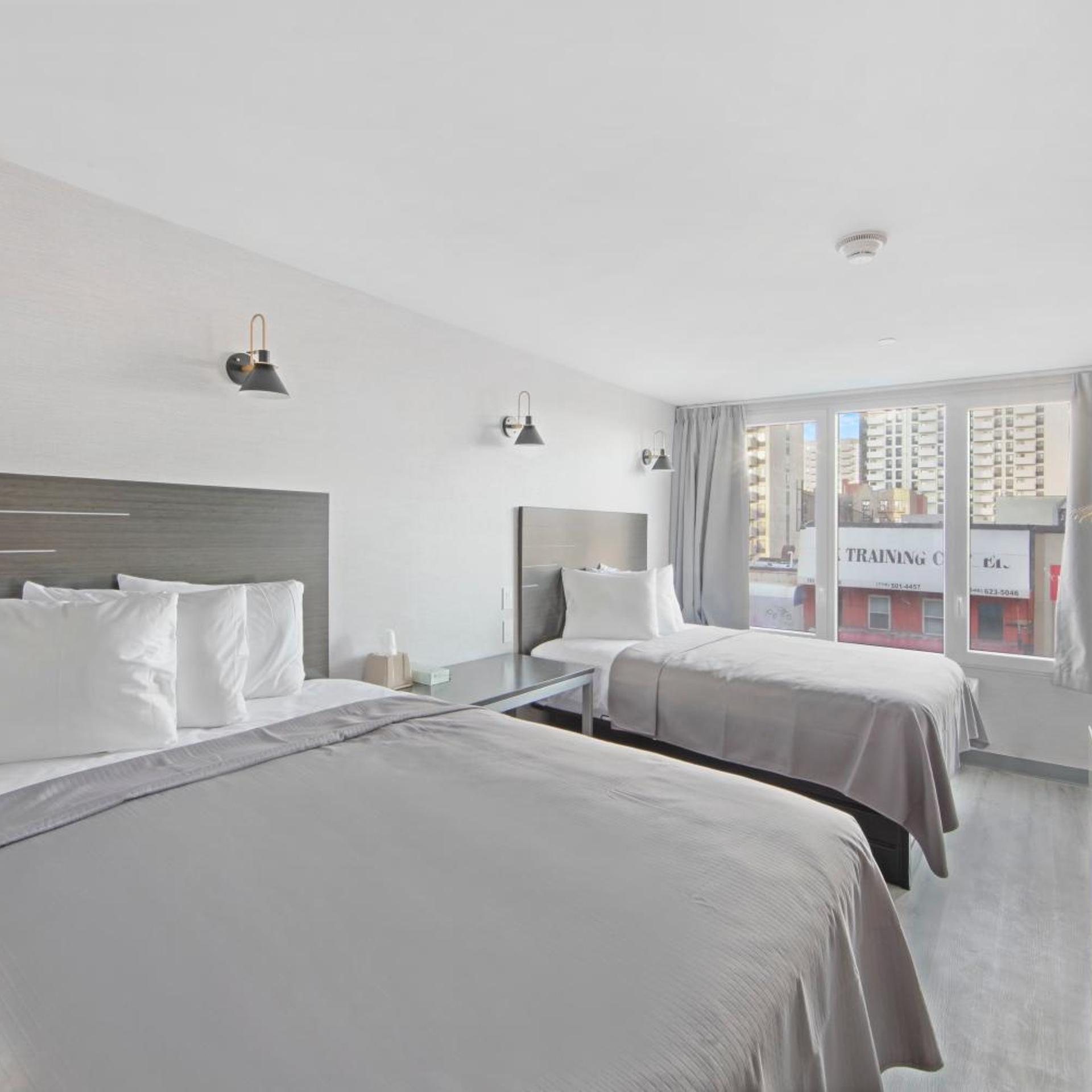 Tremont Hotel Bronx 19/50