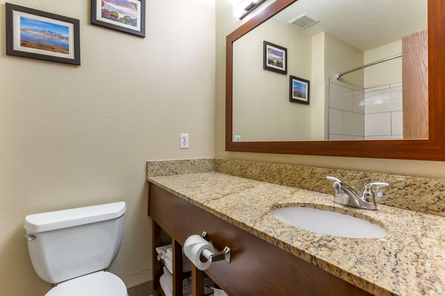 غرفة بسريرين كوين لذوي الإعاقة، Comfort Inn & Suites Alameda At Albuquerque Balloon Fiesta Park 4/5