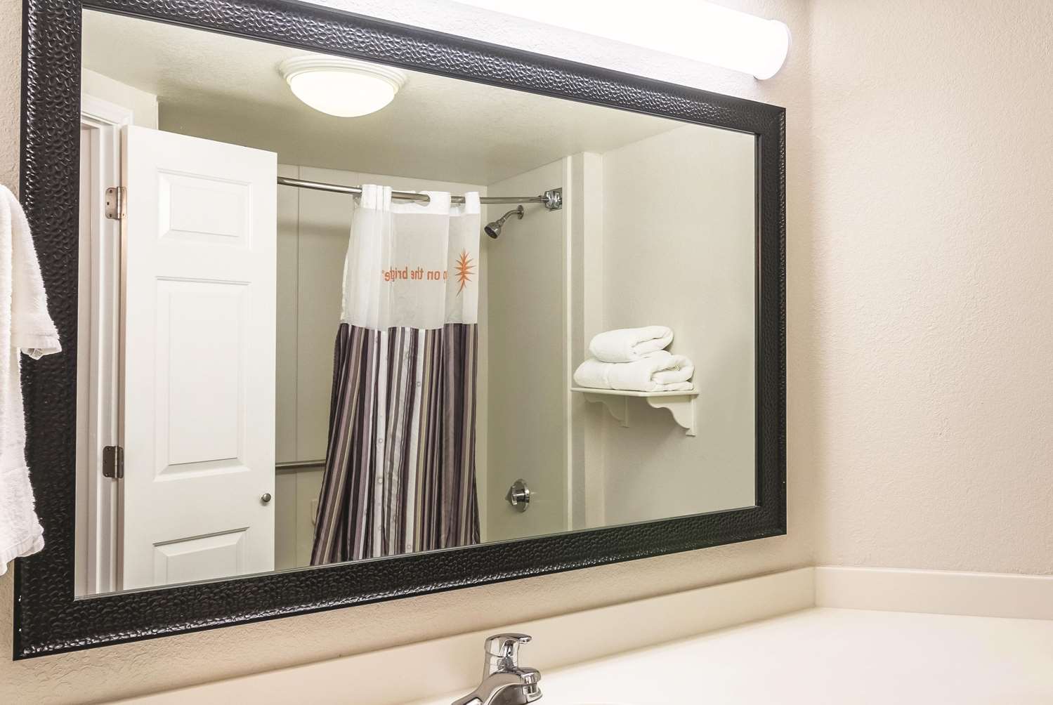 La Quinta Inn And Suites By Wyndham Orlando Airport North 42/45
