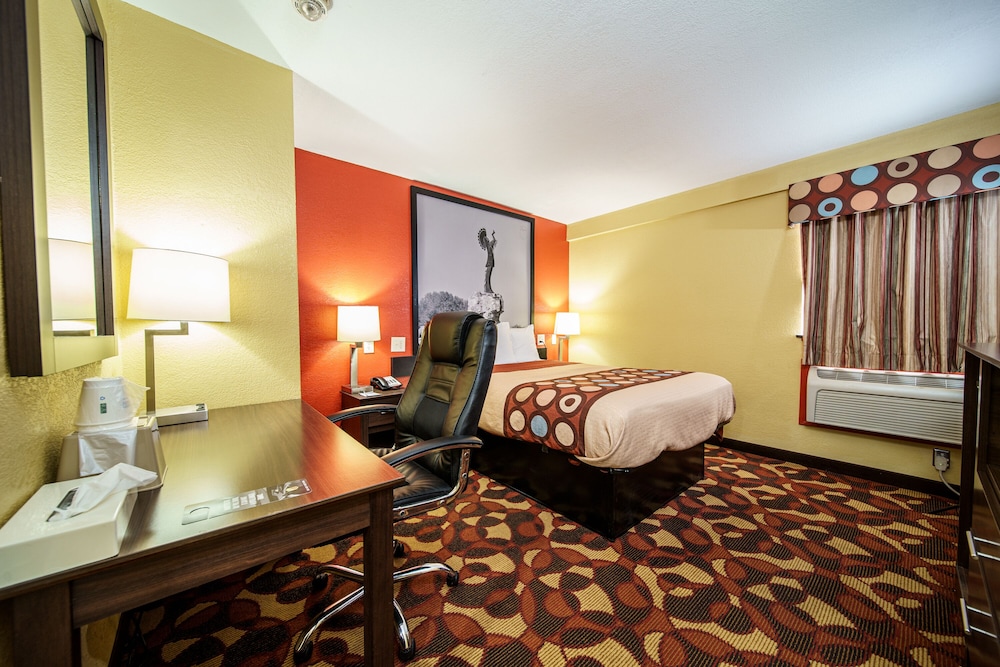 Super 8 by Wyndham Wichita Airport 22/47