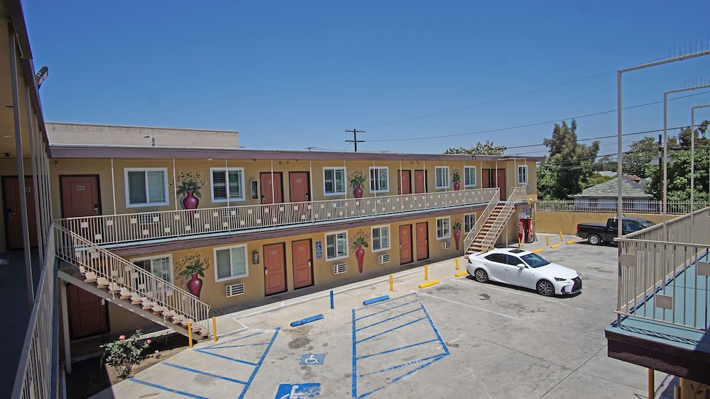 Rosa Bell Motel - Los Angeles 2/26