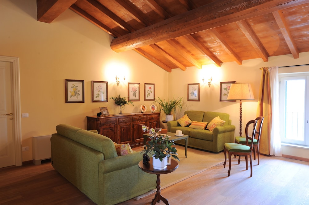 Relais Corte Paradiso 50/76