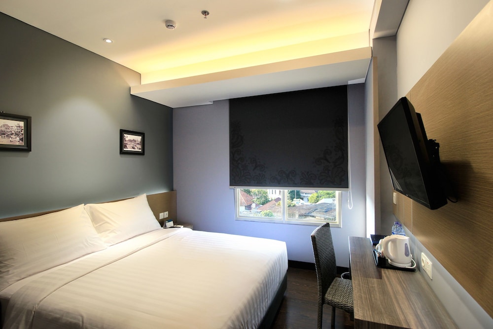 Batiqa Hotel Darmo 30/68
