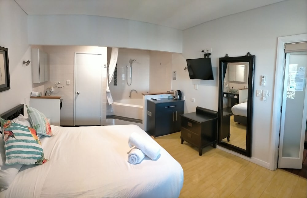 Spa, Deluxe, Queen Bed
