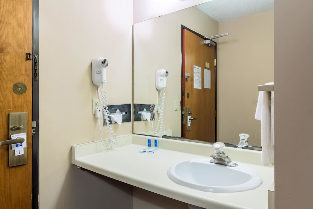 Rodeway Inn Red Wing, MN 10/44