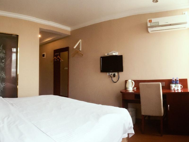 GreenTree Inn Shanghai Songjiang Xinqiao Jiuxin Road Express Hotel 10/19
