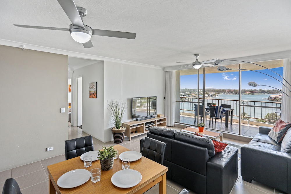 Spectrum Apartments 23/41