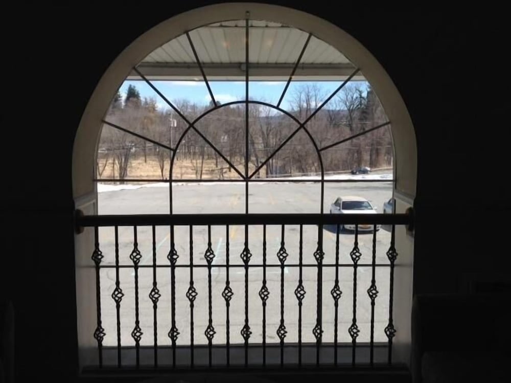 Inn at Arbor Ride Hotel and Conference Center 3/27