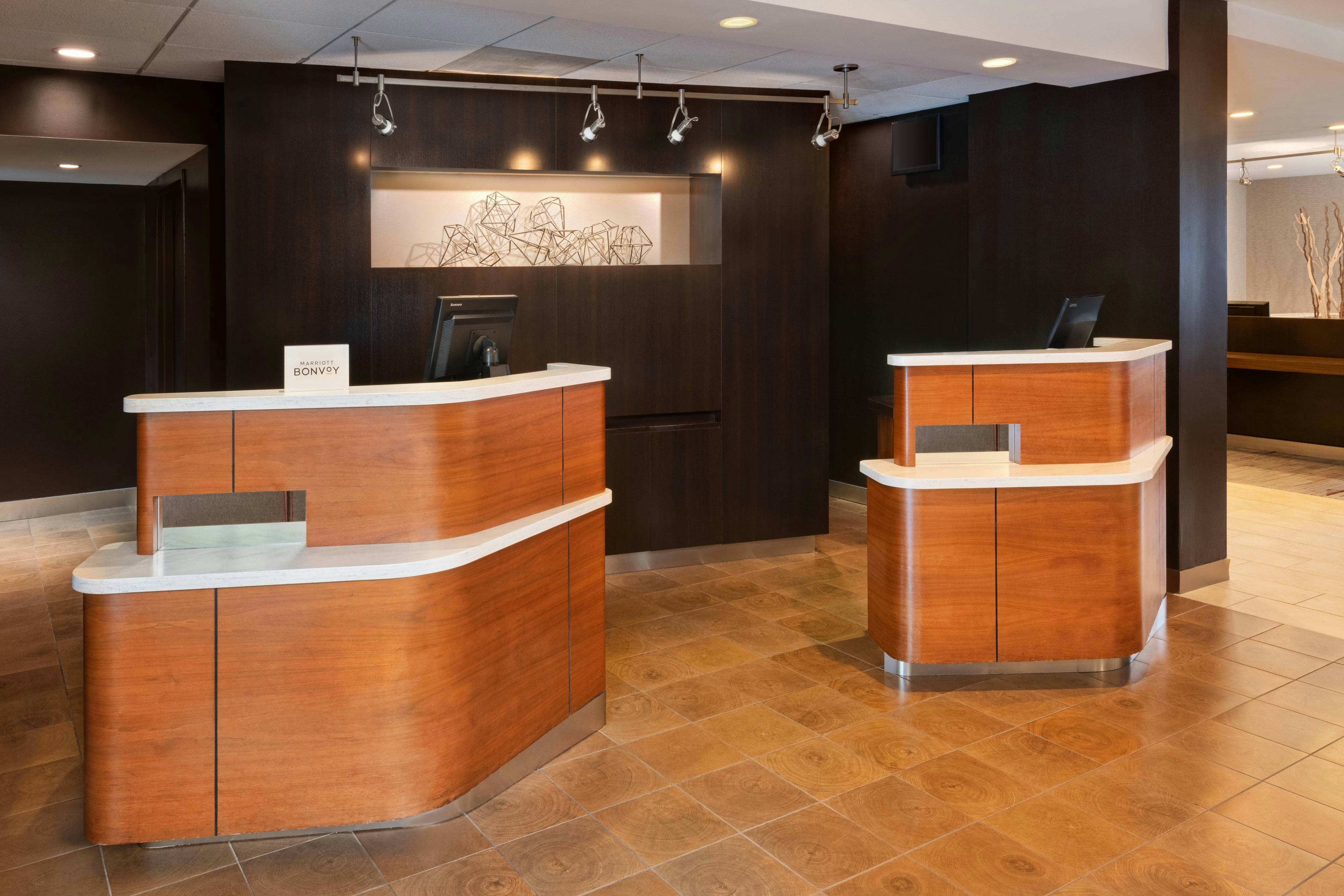 Courtyard By Marriott Atlanta Executive Park Emory