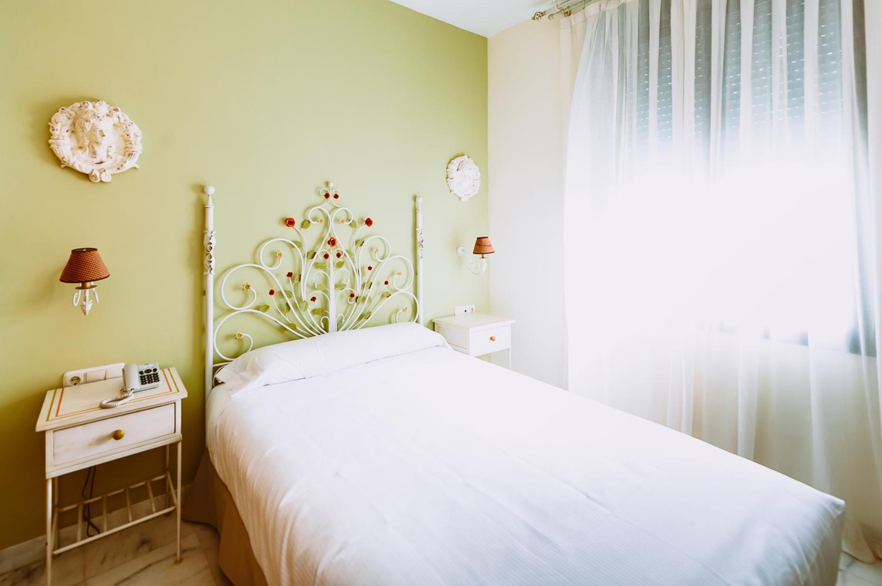 غرفة اقتصادية بسرير مزدوج، Basic Hotel Dona Manuela 4/5