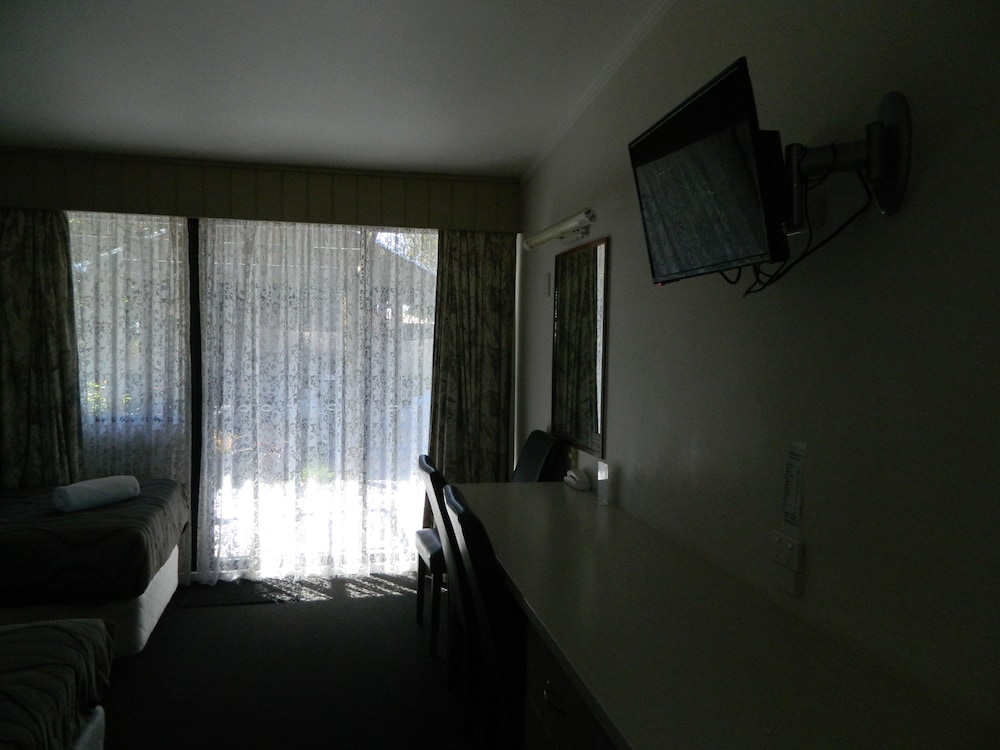 The Coachman Motel 21/42