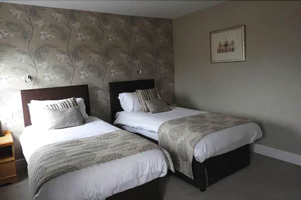 Red Lion Hotel 16/35